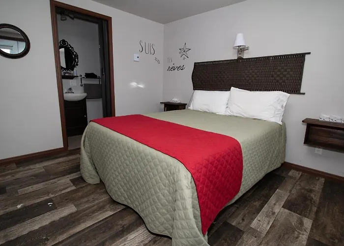 Motel Au Bord De L\'Eau
