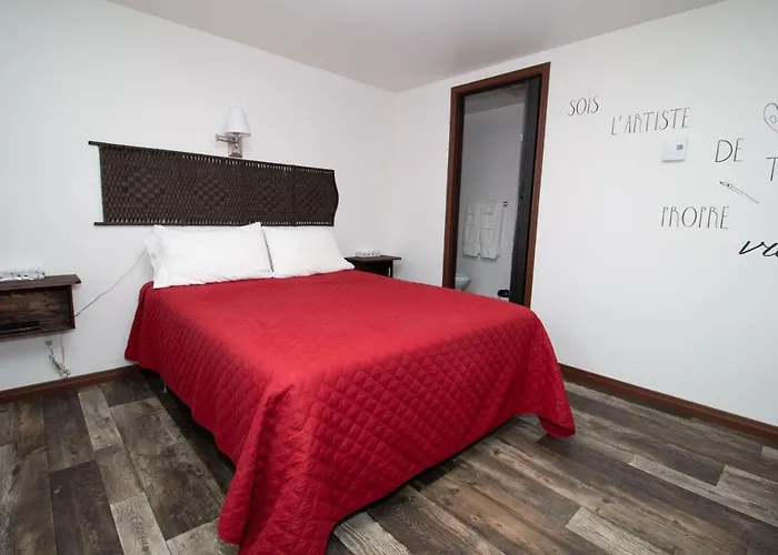 Motel Au Bord De L\'Eau